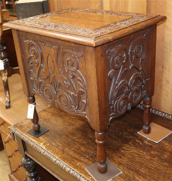 A small oak chest W.57cm